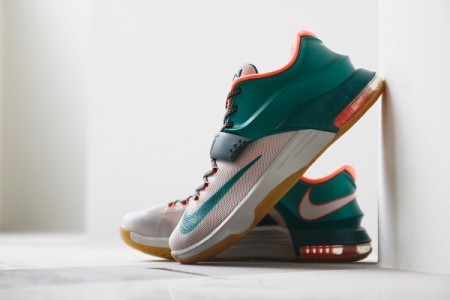 a-closer-look-at-the-nike-kd7-easy-money-1
