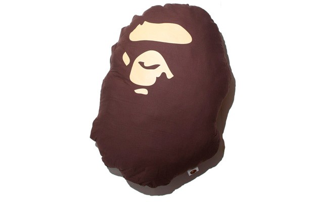 BAPE NFS會員限定巨型猿人頭抱枕
