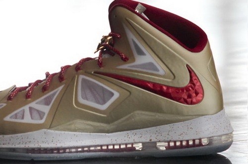 Nike LeBron X Champion Gold PE 驚豔現身