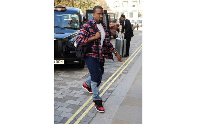 街頭直擊：Kanye West倫敦街頭著用Air Jordan 1 AJKO