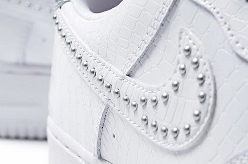 Nike WMNS Air Force 1 Low Stud Pack 驚豔登場
