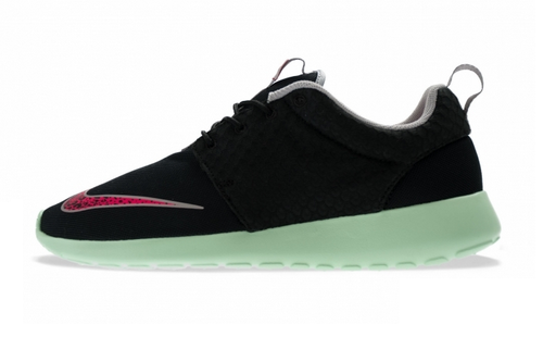 nike roshe run fb
