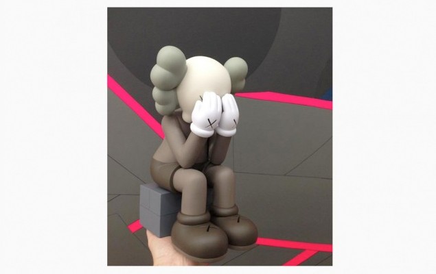 KAWS “Passing Through” 公仔預計販售日期