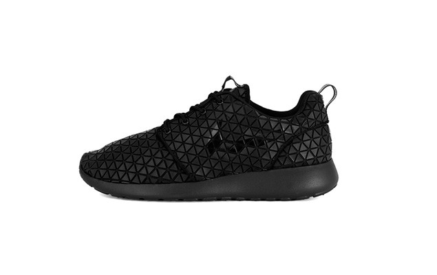 nike roshe run metric qs