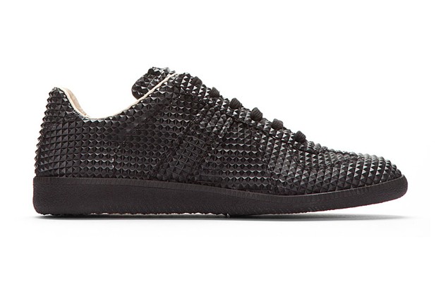 Maison Martin Margiela Black Studded Low-Top Replica Sneakers 新作鞋款發表