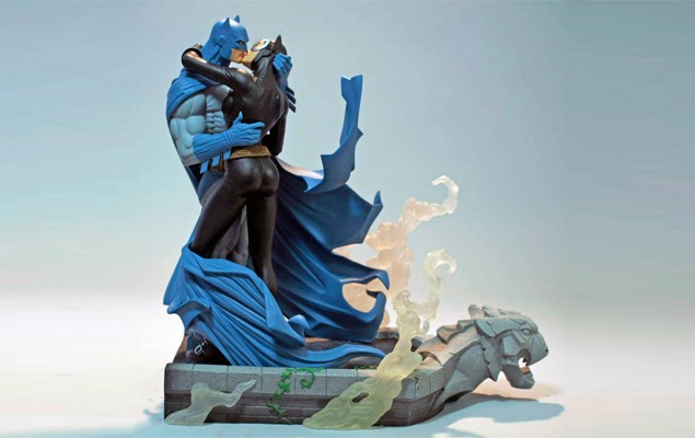 經典蝙蝠俠與貓女親吻迷你版雕像披露