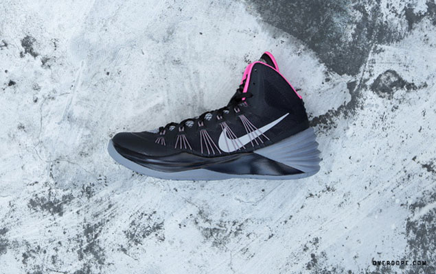 OVERDOPE.COM開箱：Nike Hyperdunk 2013 黑粉配色鞋款