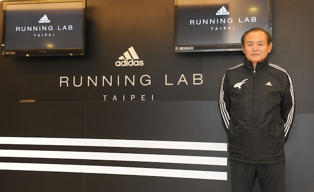 『日本鞋神』三村仁司來訪 adidas RUNNING LAB TAIPEI 展現『三村氏手計測』神技