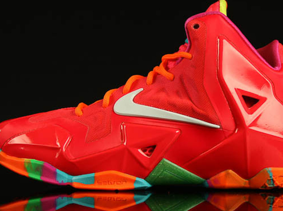 Nike LeBron 11 GS “Multi-Color” 豔目實作再現