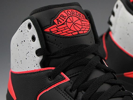 Air Jordan 2 Retro “Infrared 23” 發售日期消息