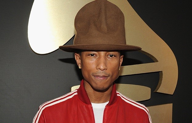 Pharrell 於葛萊美獎所佩戴的 Vivienne Westwood 高帽以 $44,100 美元的高價賣出