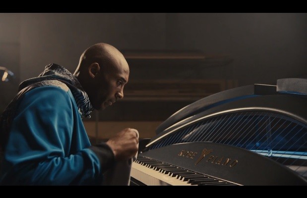 Nike & Foot Locker 聯手打造 “The Kobe Piano” 別注宣傳短片