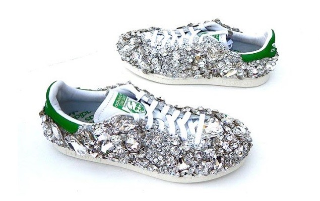 Pharrell Williams 著用 swarovski x adidas originals stan smith “1,600 crystals” 客製化鞋作