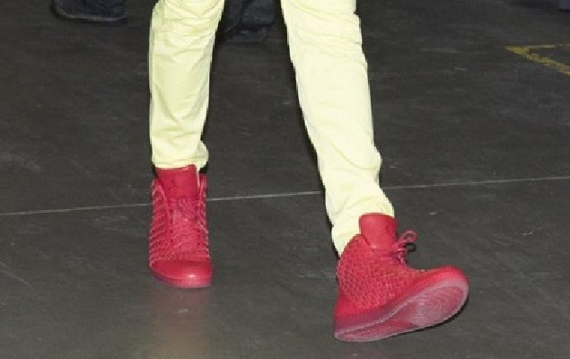 紅吱吱！Russell Westbrook 場下著用 Jordan Shine “Red” 最新款鞋作