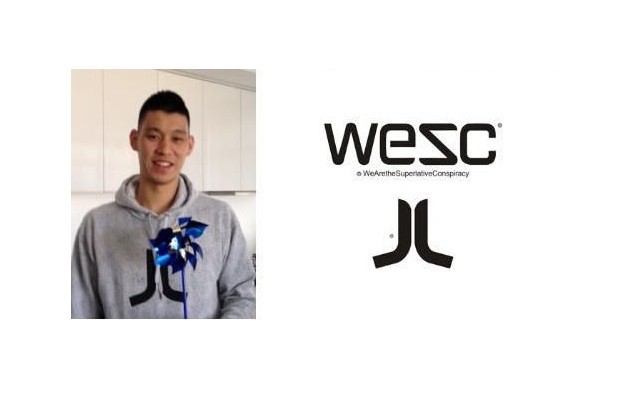 哈佛小子林書豪 私下著用 WeSC Logo 款帽 T