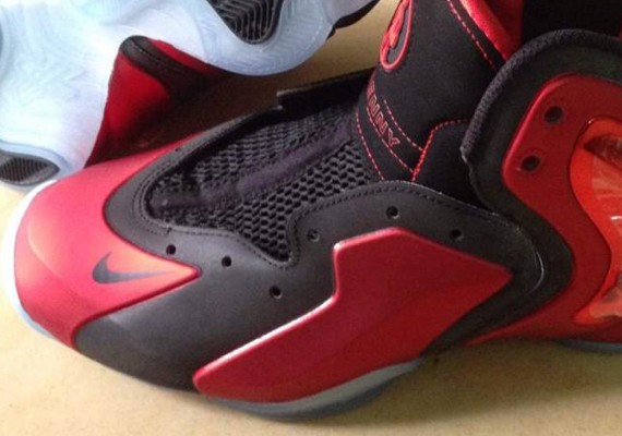 Nike Lil Penny Posite “University Red” 新作曝光