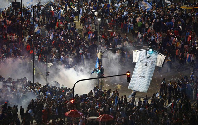 世界盃結束！阿根廷悲喜交雜爆發恐怖衝突！