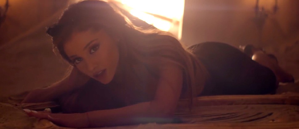 性感出擊！Ariana Grande feat. The Weeknd 最新情歌主打《Love Me Harder》MV發佈