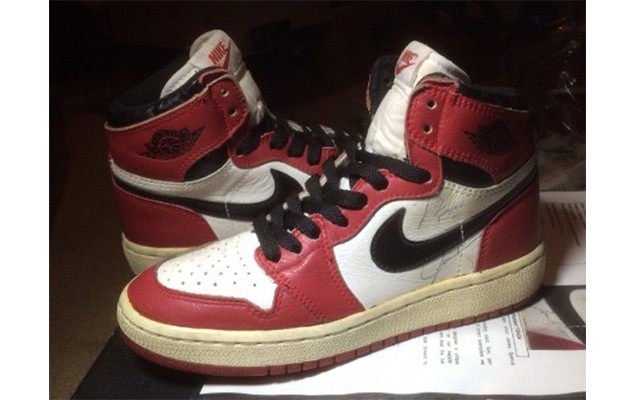 認證過的 Air Jordan 1 OG 簽名球鞋價值多少？其實並不貴…