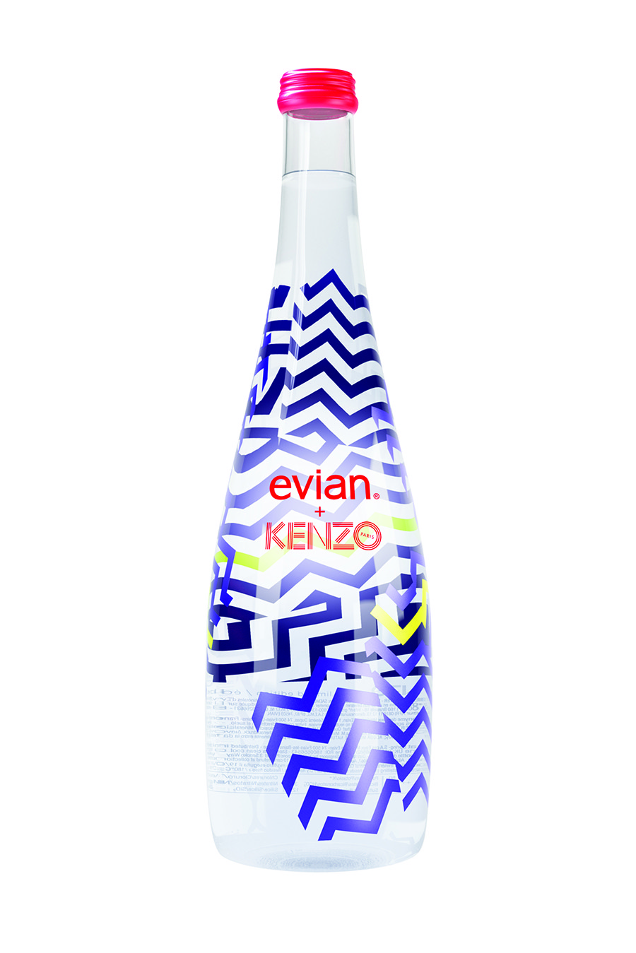 evianR與KENZO攜手合作，推出evianR x KENZO 2015限量版紀念瓶，以“玩心未泯”主題詮釋共同品牌精神。