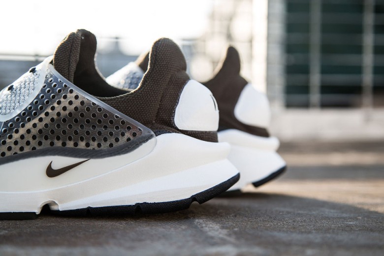 a-first-look-at-the-fragment-design-x-nike-sock-dart-31