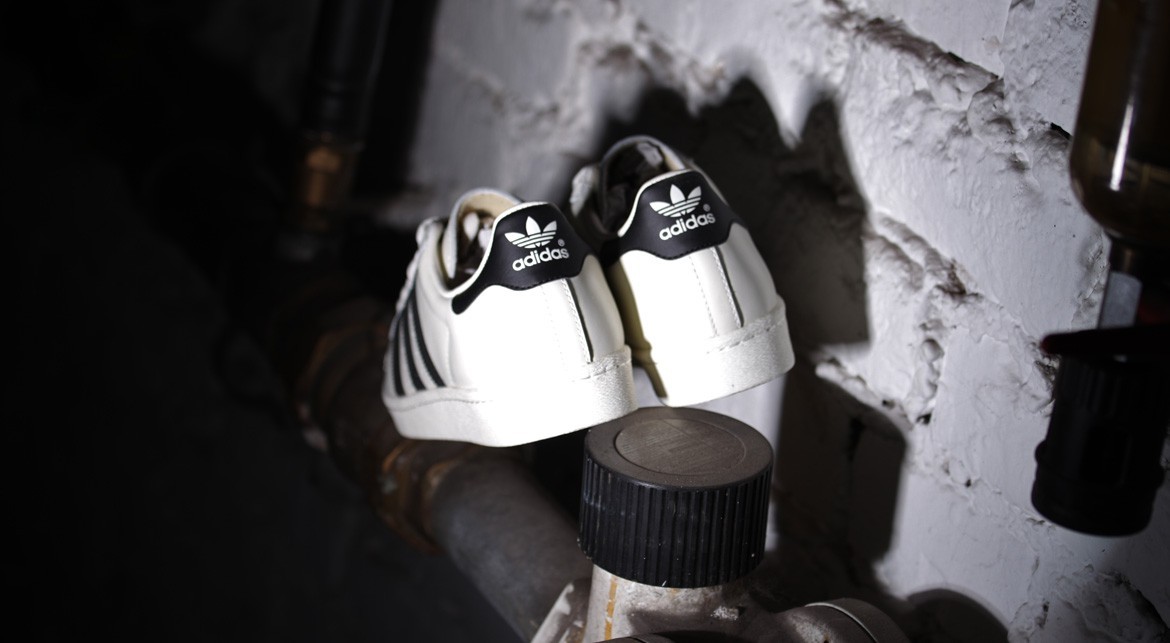 afew-store-sneaker-adidas-superstar-80s-dlx-vintage-white-s15-st-coreblack-offwhite-17