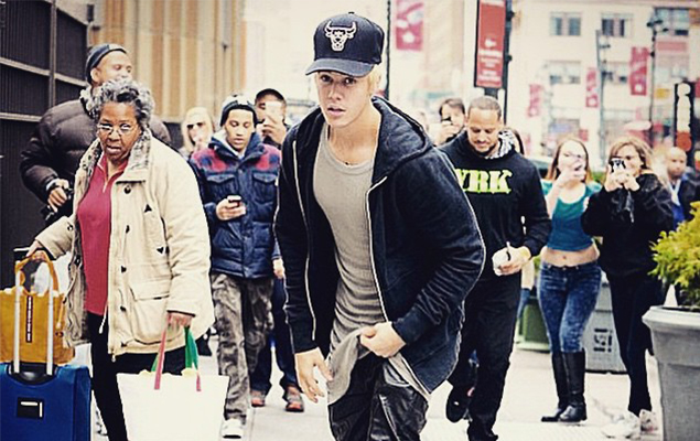 解剖名人穿搭｜Justin Bieber 示範 All-Black 滑板風格