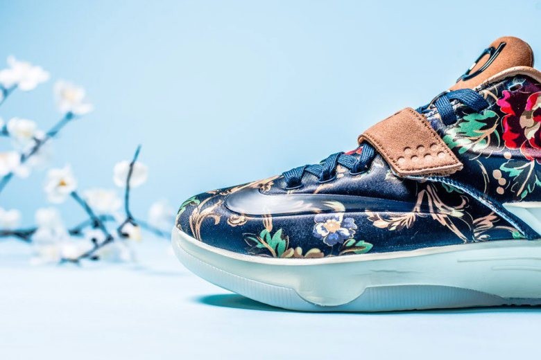 a-closer-look-at-the-nike-kd-vii-ext-floral-qs-2