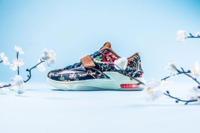 a-closer-look-at-the-nike-kd-vii-ext-floral-qs-1