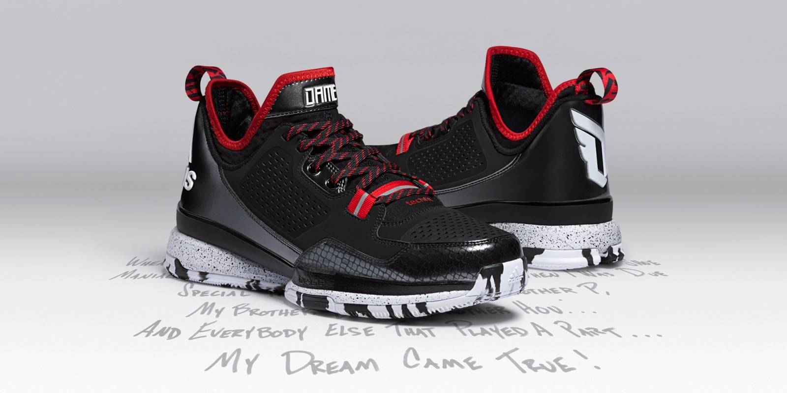 7.D Lillard 1每一款不同配色的鞋墊上，都印製上了Damian Lillard為該配色特別編寫的Rap歌詞，Rip City 黑色配色。