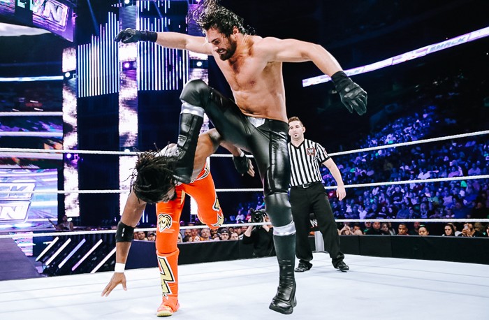 WWE 居然將 Seth Rollins 經典大招 Curb Stomp 列為禁用招式！？