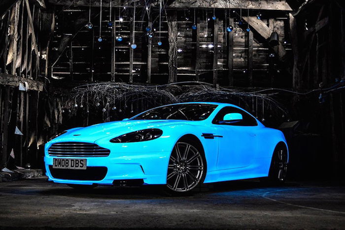 絢麗登場 Nevana Designs 打造 Aston Martin DBS V12 夜光特別版