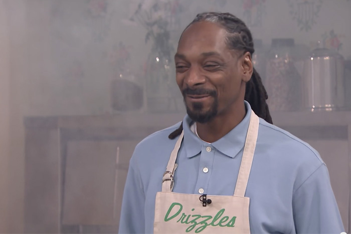 Jimmy Fallon 跟 Snoop Dogg 吃杯子蛋糕 但後來太High啦！