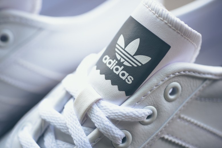 全白配色滑板鞋釋出！adidas Adi-Ease「White Leather」全新配色設計