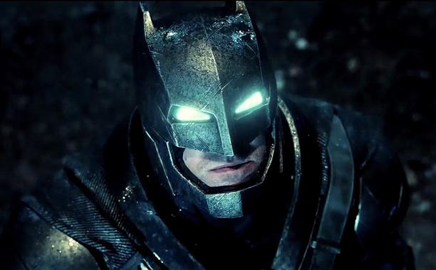 能和超人一決高下的全新「蝙蝠俠戰鬥盔甲」實體照！！