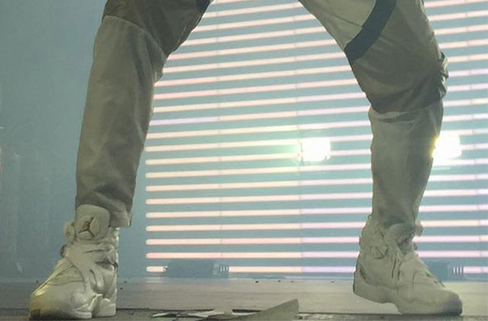 #OVOFest 巨星集結！Drake 穿上自己的 Air Jordan 8 PE 登台演唱！