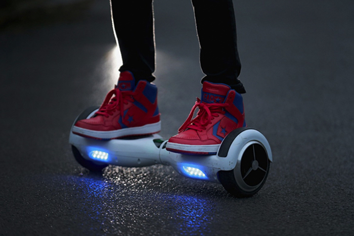 酷炫代步踏板 Hoverboards ，在紐約被列為違法交通工具