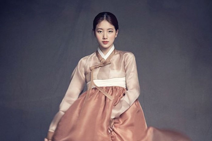 miss A 成員 Suzy 穿著韓服優雅拍攝雜誌畫報