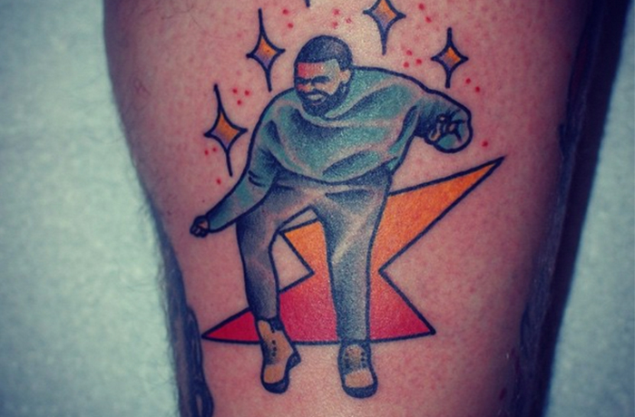 Drake 看到應該會跪這粉絲吧！網友分享自己的最新刺青竟是 Drake「Hotline Bling」的奇耙舞步！