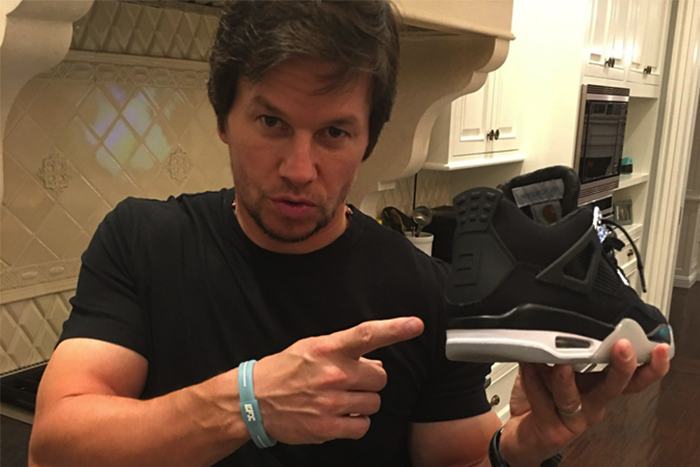 Mark Wahlberg 收藏的 Air Jordan 球鞋價值高達 10 萬美元