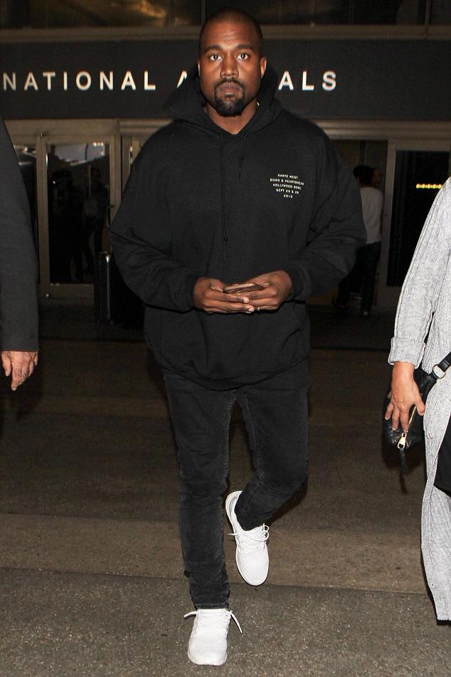 kanye-west-lax-airport-pic1115