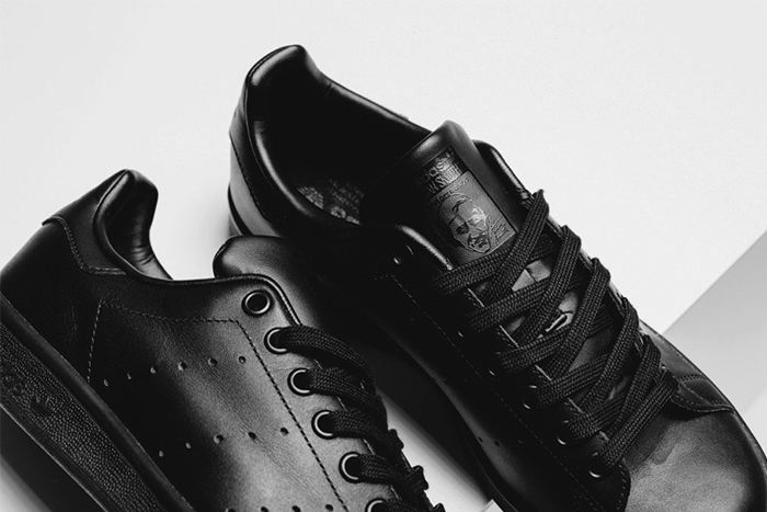 白的不喜歡沒關係，來一雙全黑的！adidas Originals Stan Smith「Triple Black」釋出