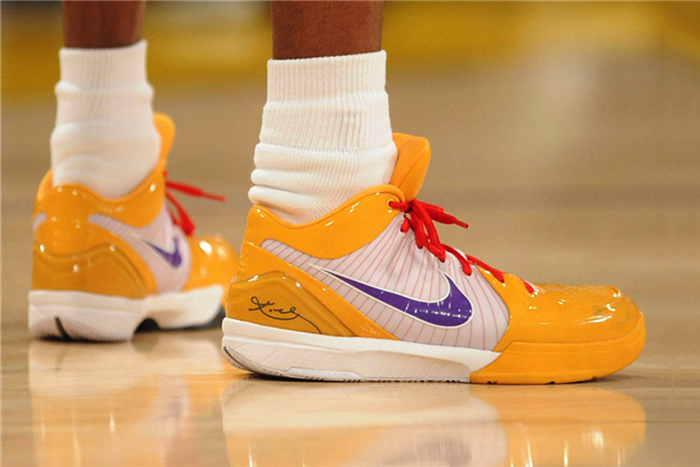 Kobe 今年迎最後一次聖誕大戰，細數其歷年大戰上腳戰靴！