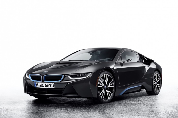 跟後照鏡說再見！BMW i8 Mirrorless Concept 無鏡概念車亮相
