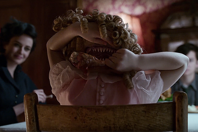 《巧克力冒險工廠》怪誕風格導演 Tim Burton 新作《怪奇孤兒院》預告釋出！