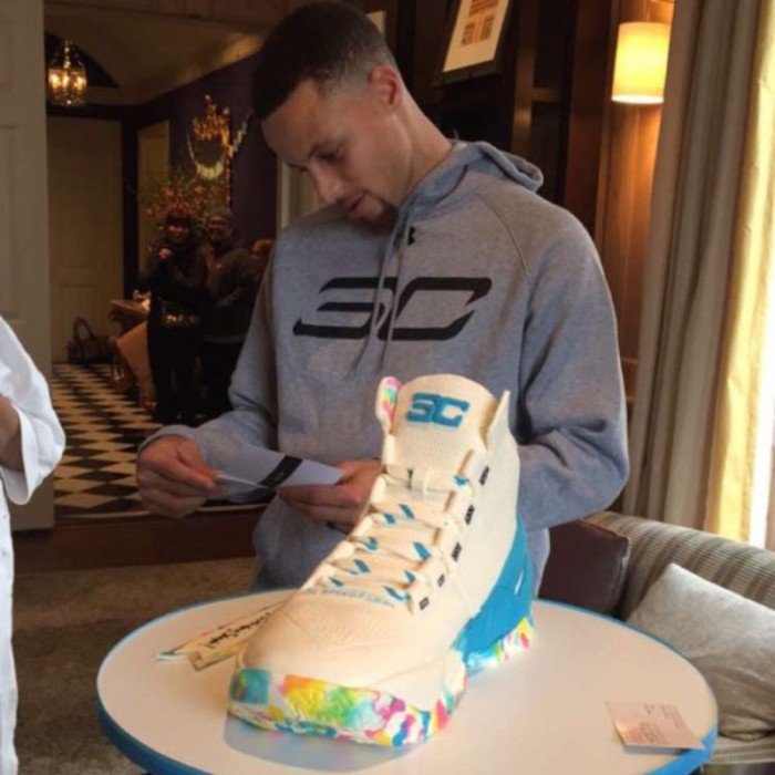 STEPH-CURRY-WITH-THE-CAKE-BOY-700x700