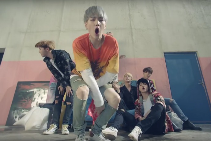 韓國人氣男團 BTS 防彈少年團最新專輯主打曲《Fire 》MV 發佈