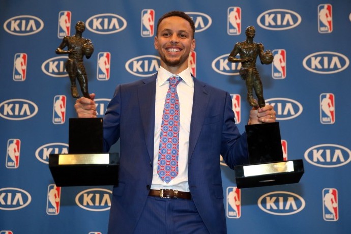 向史上第一位全票 MVP 致敬！NBA 2K 將限時把 Stephen Curry 能力值調至 99
