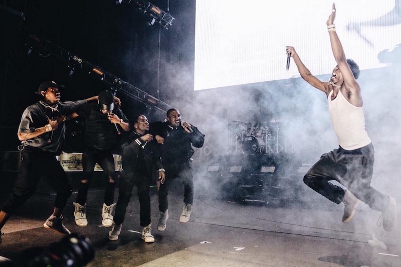 Kanye West 夥同 Pusha T、Travis Scott 等人穿上 Yeezy Boost 750 “Grey/Gum” 新配色