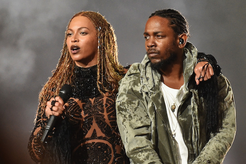 2016 BET Awards 開場．Beyoncé 聯手 Kendrick Lamar 演繹歌曲《Freedom》